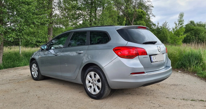 Opel Astra cena 28999 przebieg: 189000, rok produkcji 2014 z Kraków małe 191